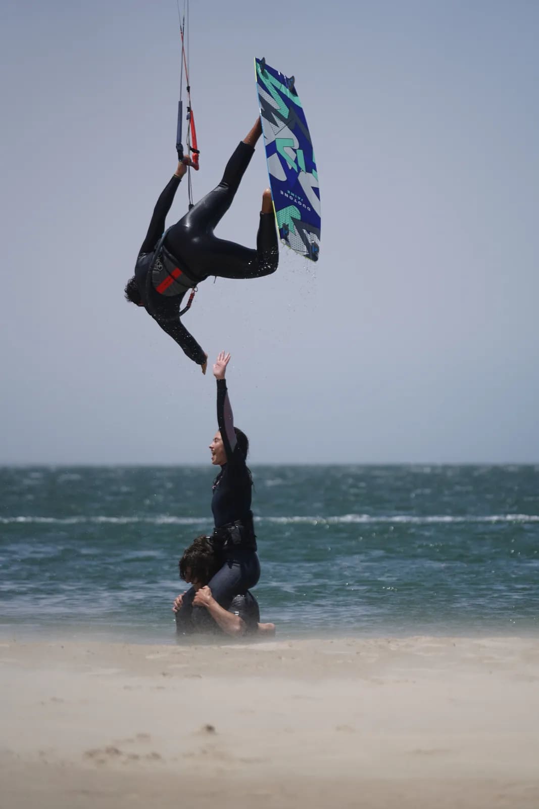 Saut big air en kitesurf freestyle à Essaouira — coaching kitesurf avancé