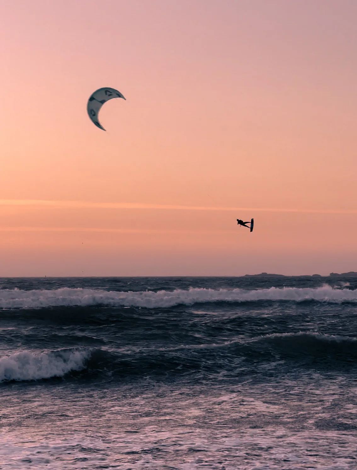 Saut freestyle kitesurf à Essaouira — Mohamed Achhibat, champion national du Maroc